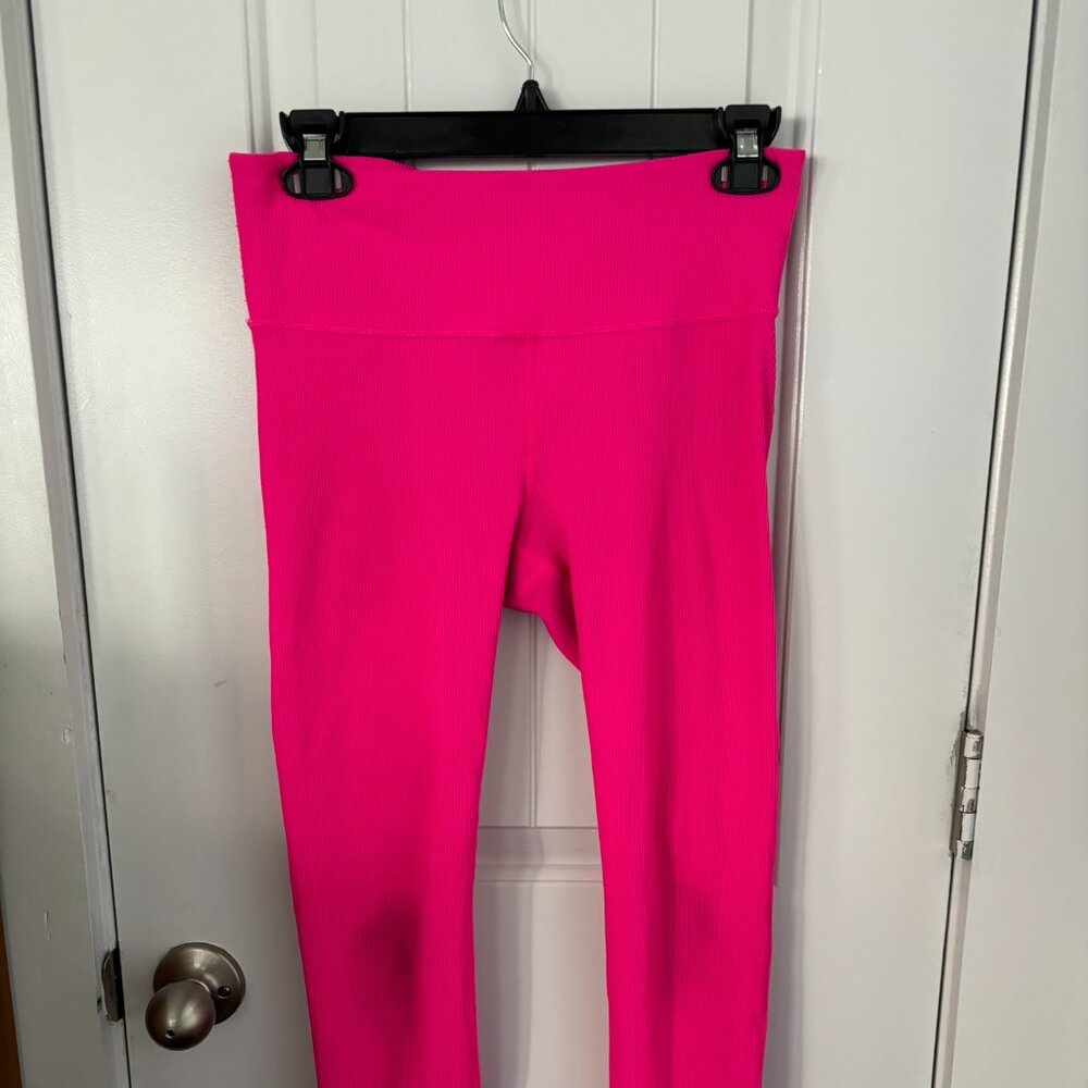 HOT PINK GapFit Ribbed Legging